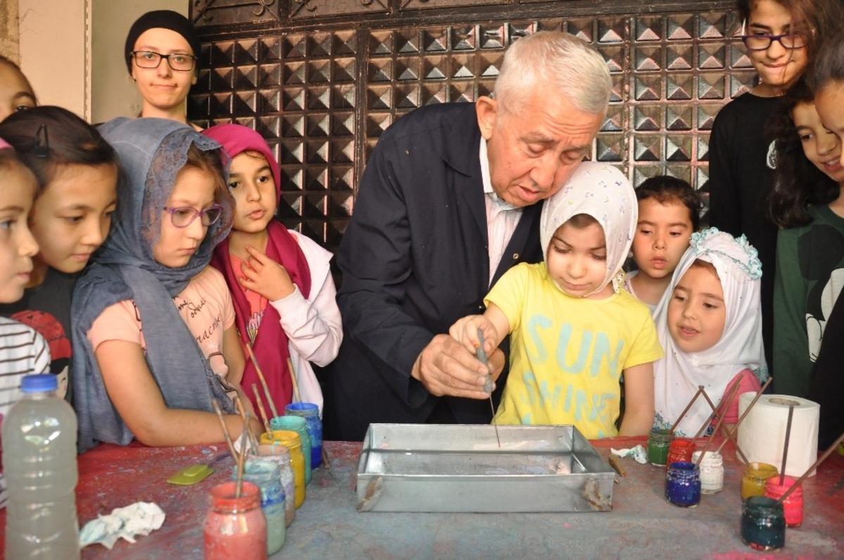 Emekli astsubay 6 yılda &ouml;ğretmenlikten kazandığı parayı TSK G&uuml;&ccedil;lendirme Vakfı&rsquo;na bağışladı