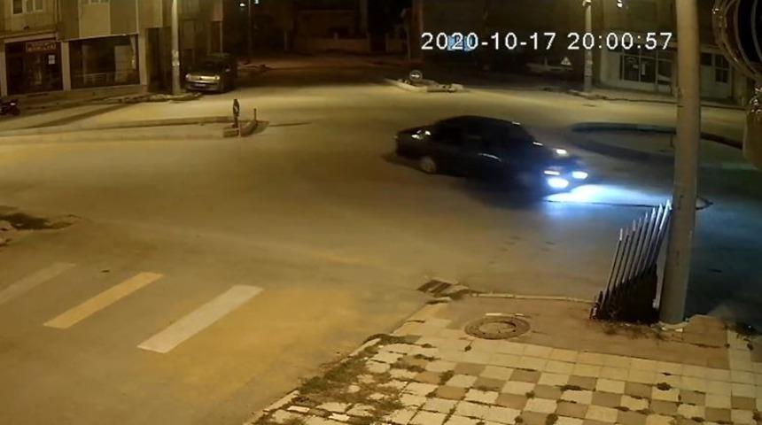 Afyonkarahisar&rsquo;da drift yapan s&uuml;r&uuml;c&uuml;y&uuml; polis affetmedi
