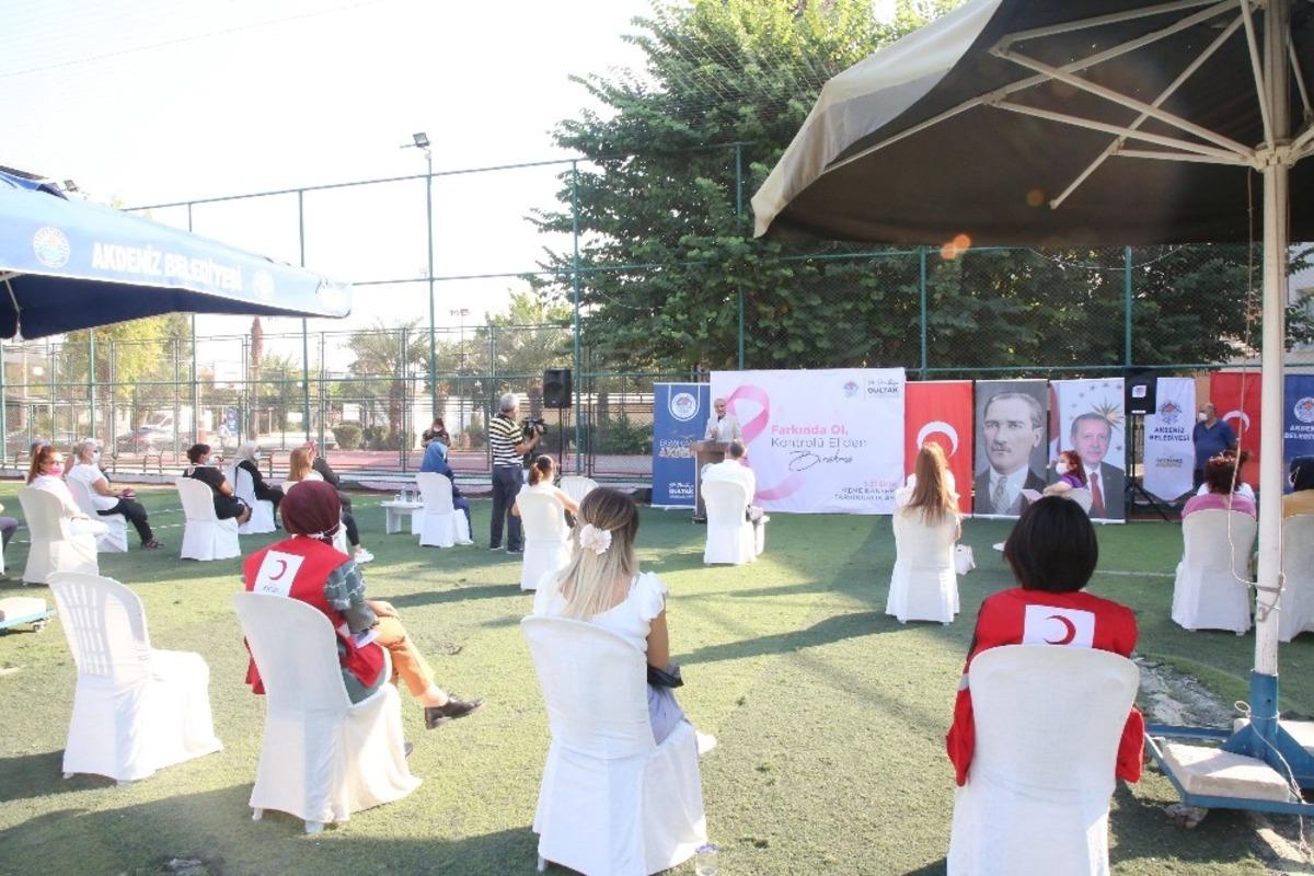 Mersin&rsquo;de &rsquo;meme kanserine karşı farkındalık&rsquo; etkinliği