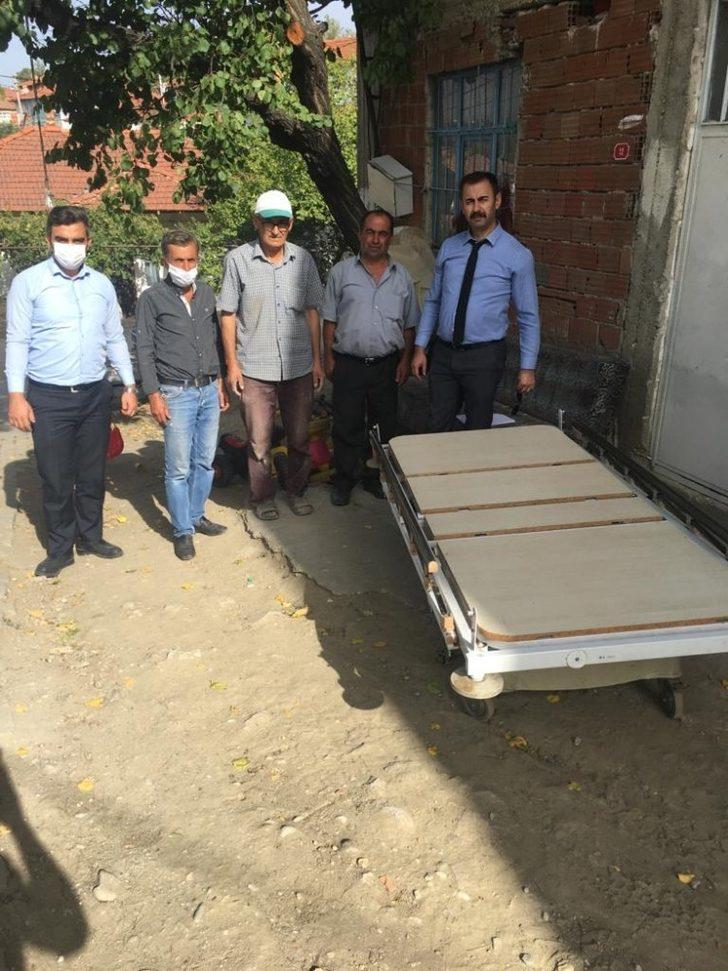 Gördes’te ihtiyaç sahiplerine hasta yatakları teslim edildi G2