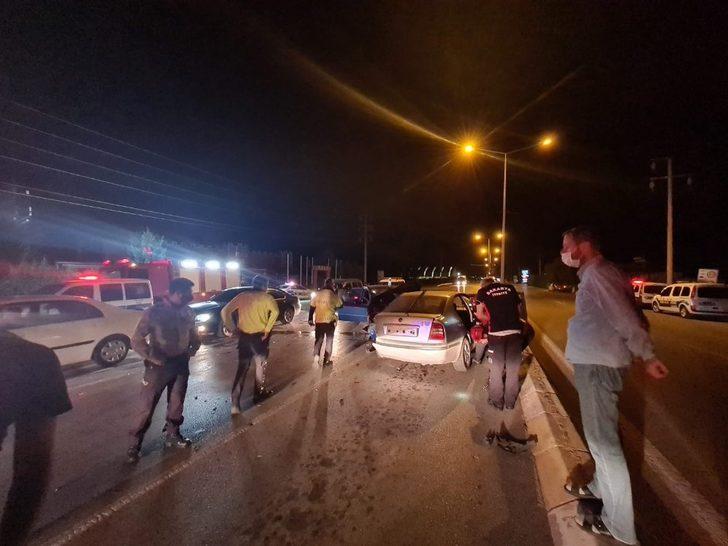 Sakarya’da iki otomobil çarpıştı: 2 yaralı G2