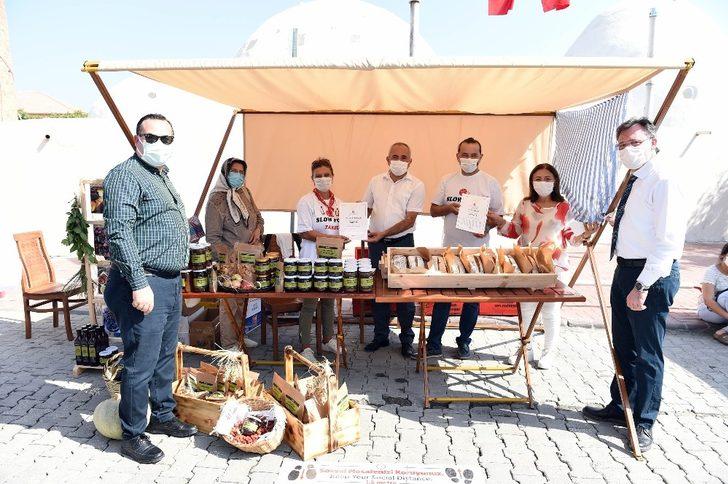 Tarsus’ta açılan yeryüzü pazarı yoğun ilgi gördü G3
