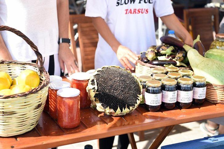 Tarsus’ta açılan yeryüzü pazarı yoğun ilgi gördü G4
