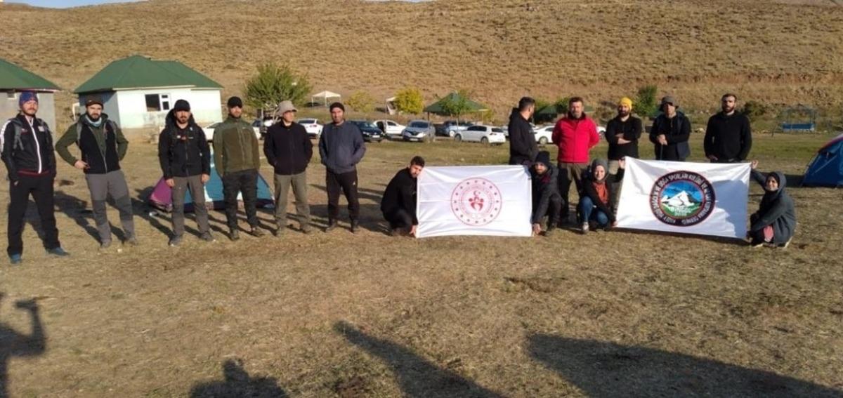 Bing&ouml;l&rsquo;de doğaseverler 2 bin rakımda kamp yaptı