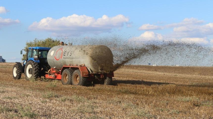 &Ccedil;iftlik g&uuml;breleri tarım arazileriyle buluştu