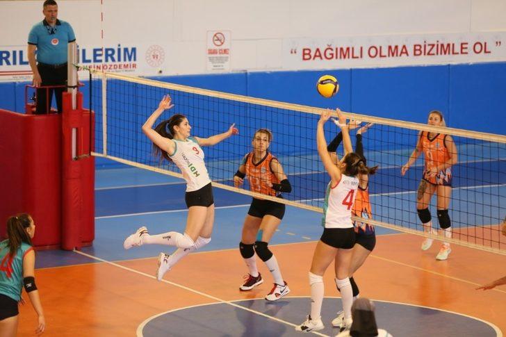 Nevşehir Belediyespor Kadın Voleybol takımı galibiyetle başladı G1