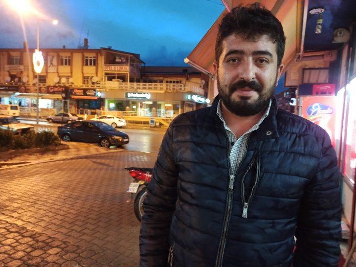 Şuhut’ta gece karanlığını şimşekler gündüze çevirdi G4