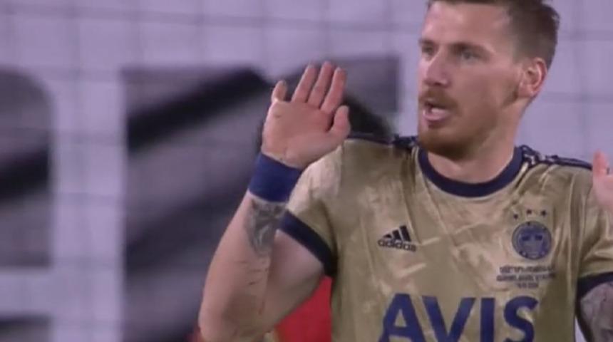 OLAY! Serdar Aziz'den skandal sözler: Nasıl adamsınız siz ya, şerefsiz köpekler!