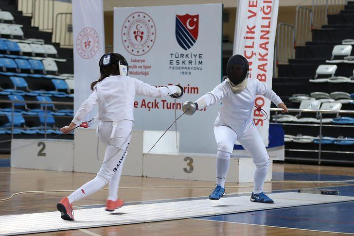 Sakarya'daki 12 ve 14 yaş altı epe açık turnuvası sona erdi G4