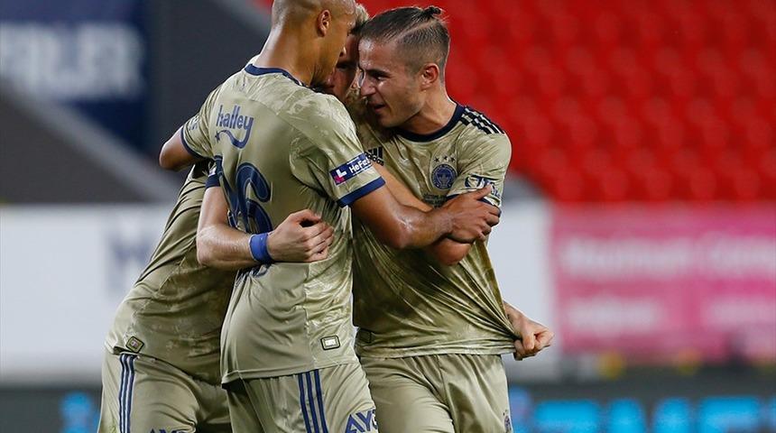 Pelkas, Fenerbahçe'nin tarihine geçti