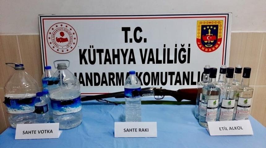 Sahte i&ccedil;ki operasyonu: 1 g&ouml;zaltı