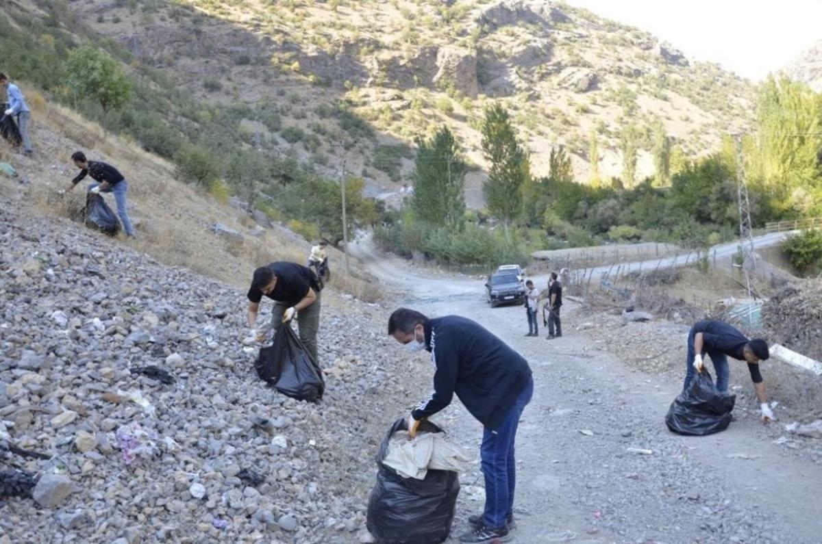 Beyt&uuml;şşebap&rsquo;ta &ccedil;&ouml;p toplama seferberliği devam ediyor