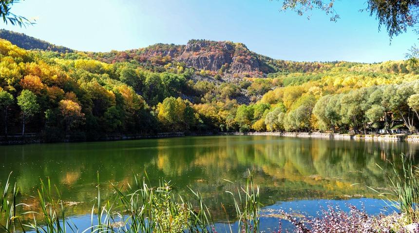 Karagöl Tabiat Parkı rengarenk!