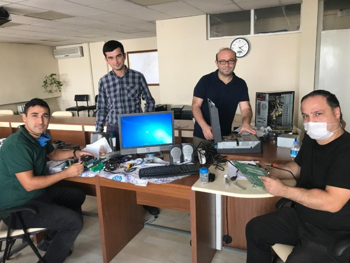 Devrek Belediyesi bilgisayar ve tablet dağıtımına başladı