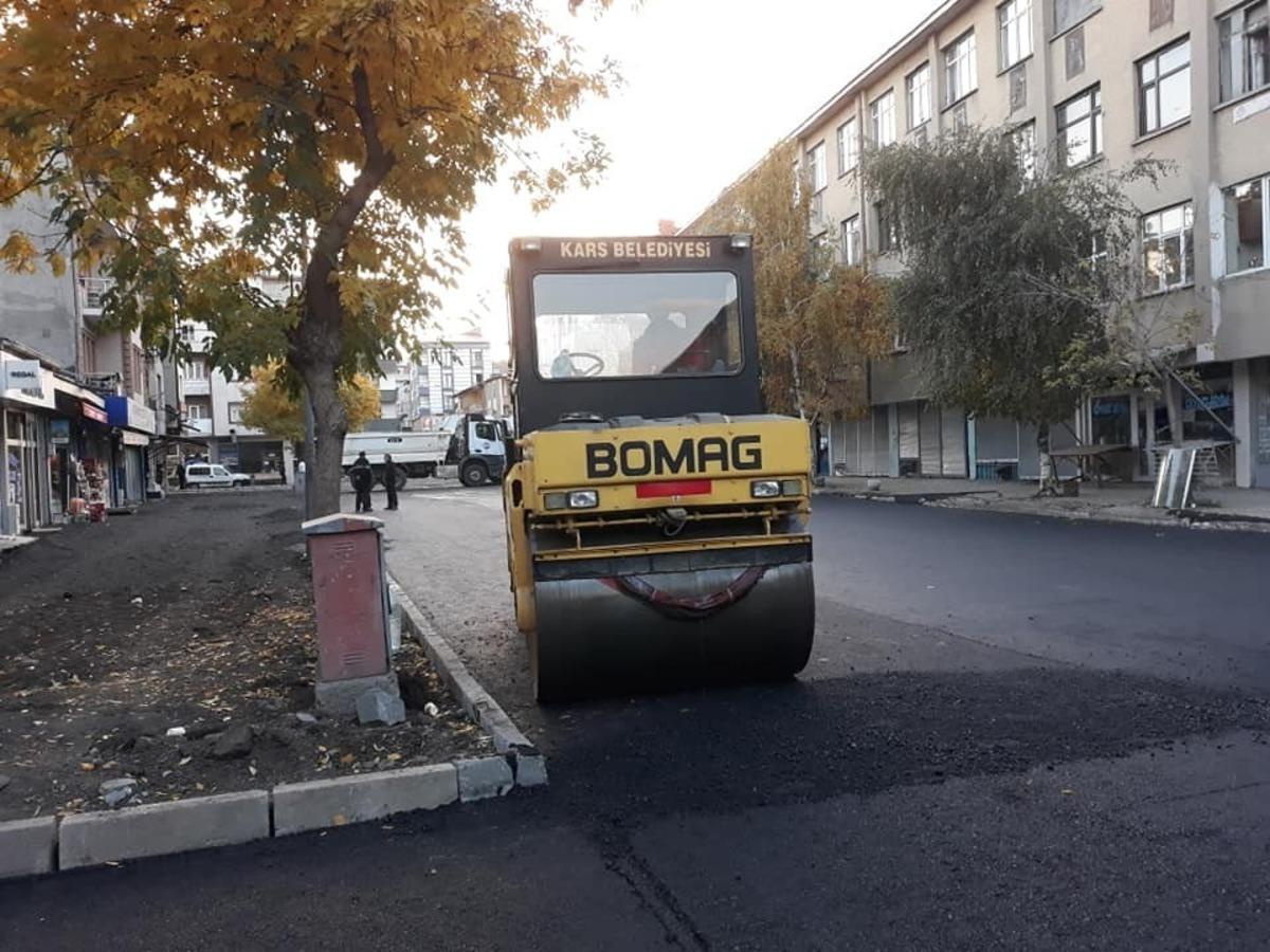 Kars&rsquo;ta yol &ccedil;alışmaları tam hız s&uuml;r&uuml;yor