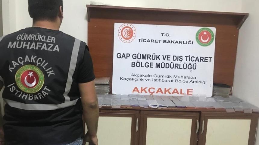 Ak&ccedil;akale&rsquo;de 40 adet ka&ccedil;ak cep telefonu ele ge&ccedil;irildi