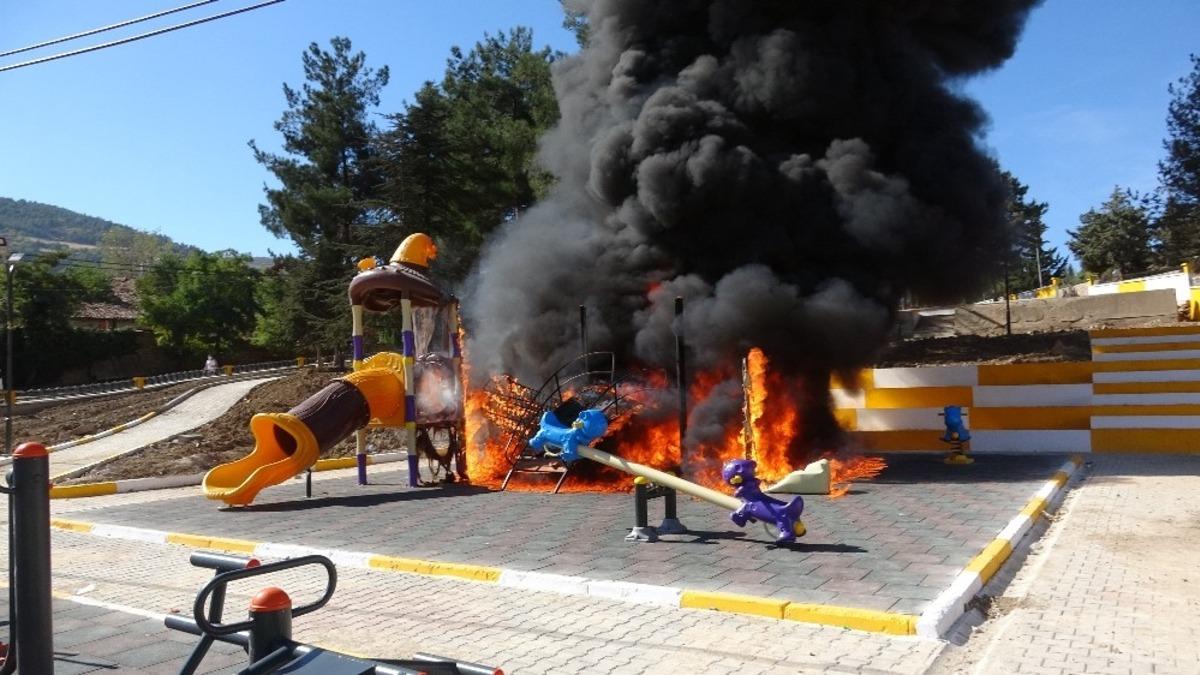 Alevlere teslim olmuştu, &ccedil;ocuklar i&ccedil;in yeniden yapıldı