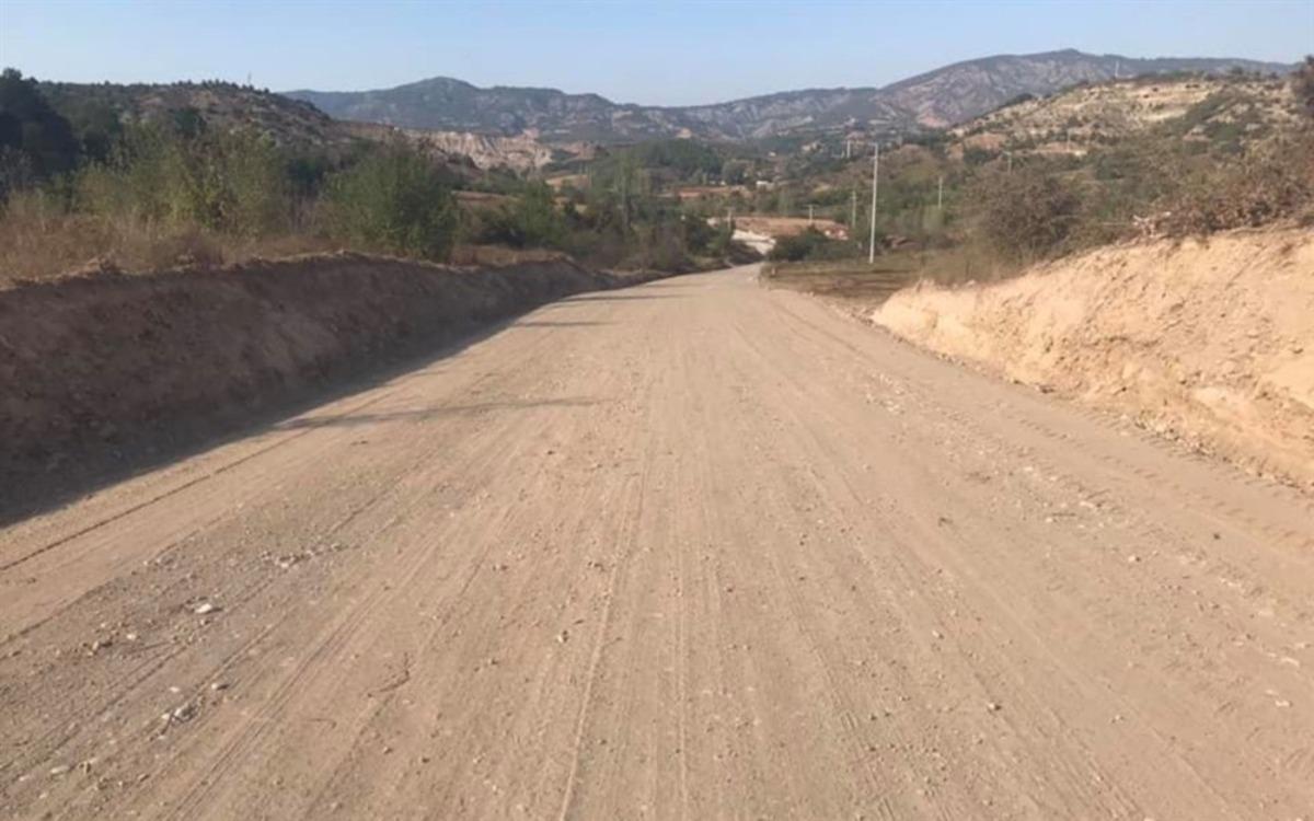 Selim K&ouml;y&uuml; yolu genişletme &ccedil;alışmaları devam ediyor