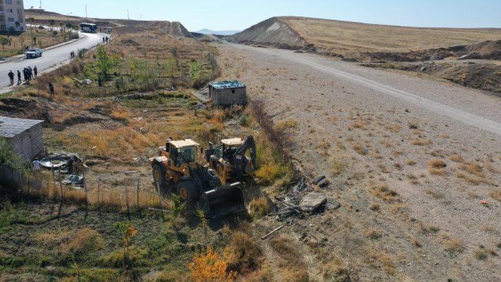 İpekyolu’nda kaçak yapılar yıktırılıyor G2