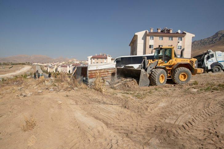 İpekyolu’nda kaçak yapılar yıktırılıyor G5