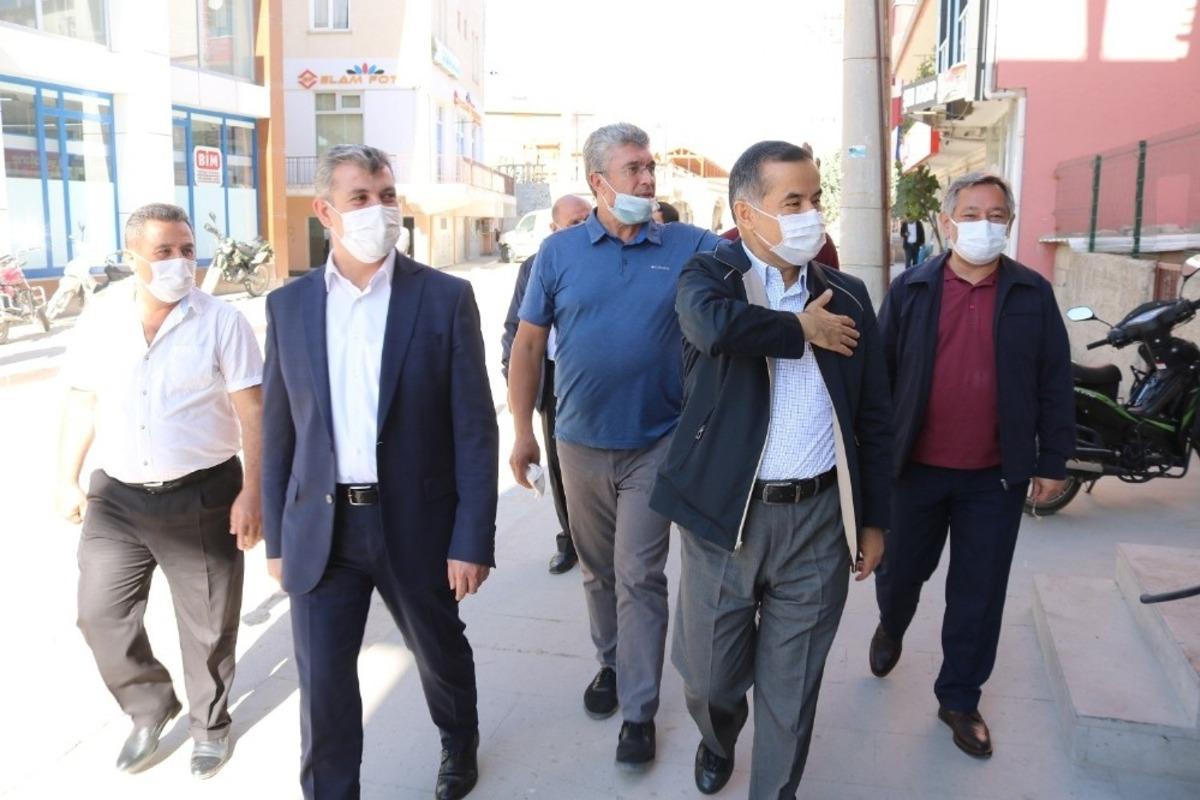 AK Parti heyeti il&ccedil;elerde vatandaşlarla buluştu