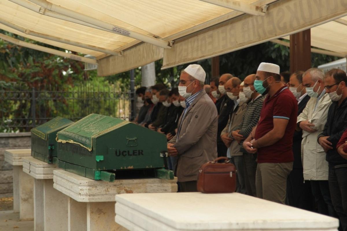 Kazada &ouml;len baba ve oğlu son yolculuğuna uğurlandı