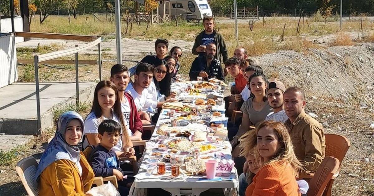 Kayak pistlerinden &ouml;nce şelaleyi turladılar