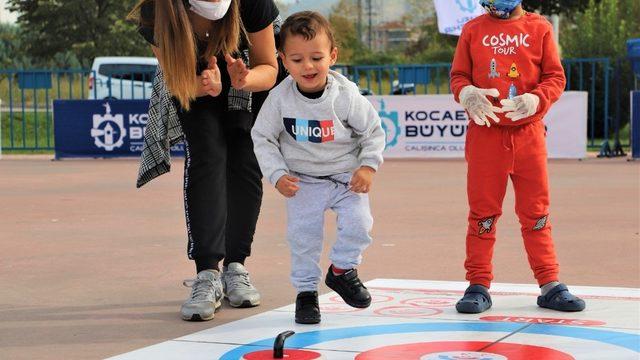 Başiskeleliler Floor Curling ile eğlendi