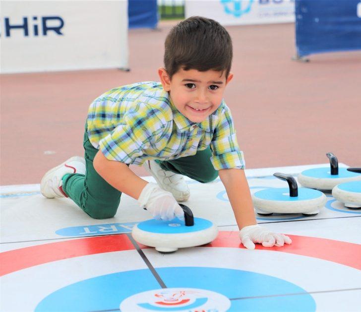 Başiskeleliler Floor Curling ile eğlendi G2