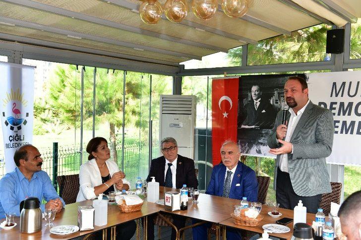 Başkan Utku Gümrükçü muhtarlarla buluştu G2