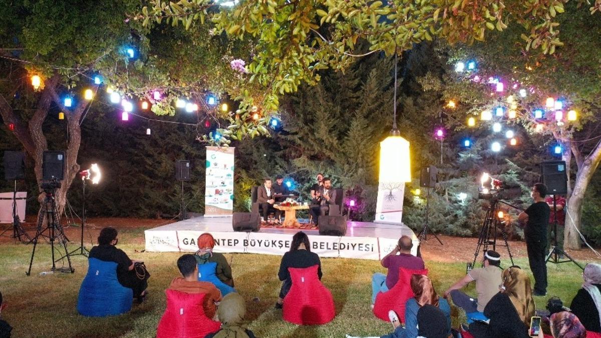 Tuncer, hikayeleri ile izleyenleri i&ccedil; d&uuml;nyalarına yolculuğa &ccedil;ıkardı