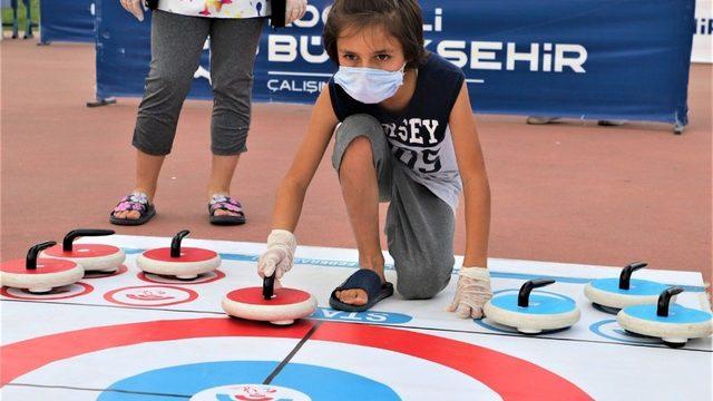Başiskele Sahili’nde Floor Curling keyfi