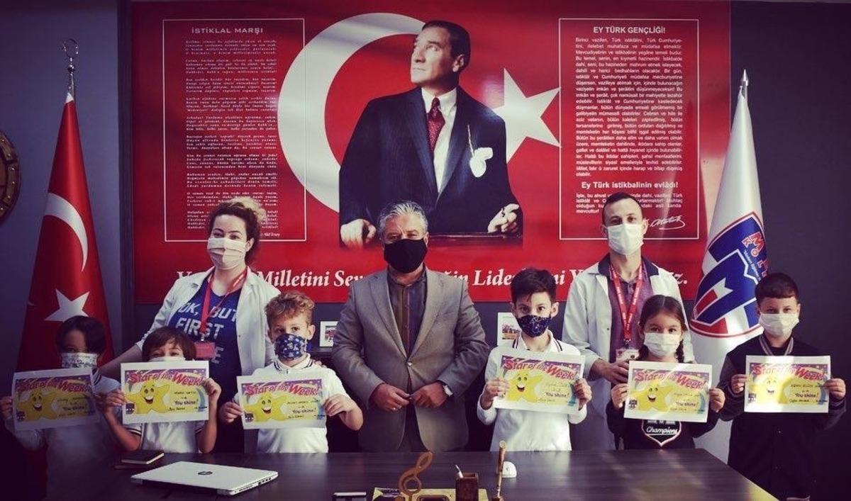 Haftanın yıldızları sertifikalarını aldı