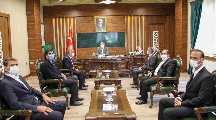 Vali Ekinci, muhtarlarla bir araya geldi