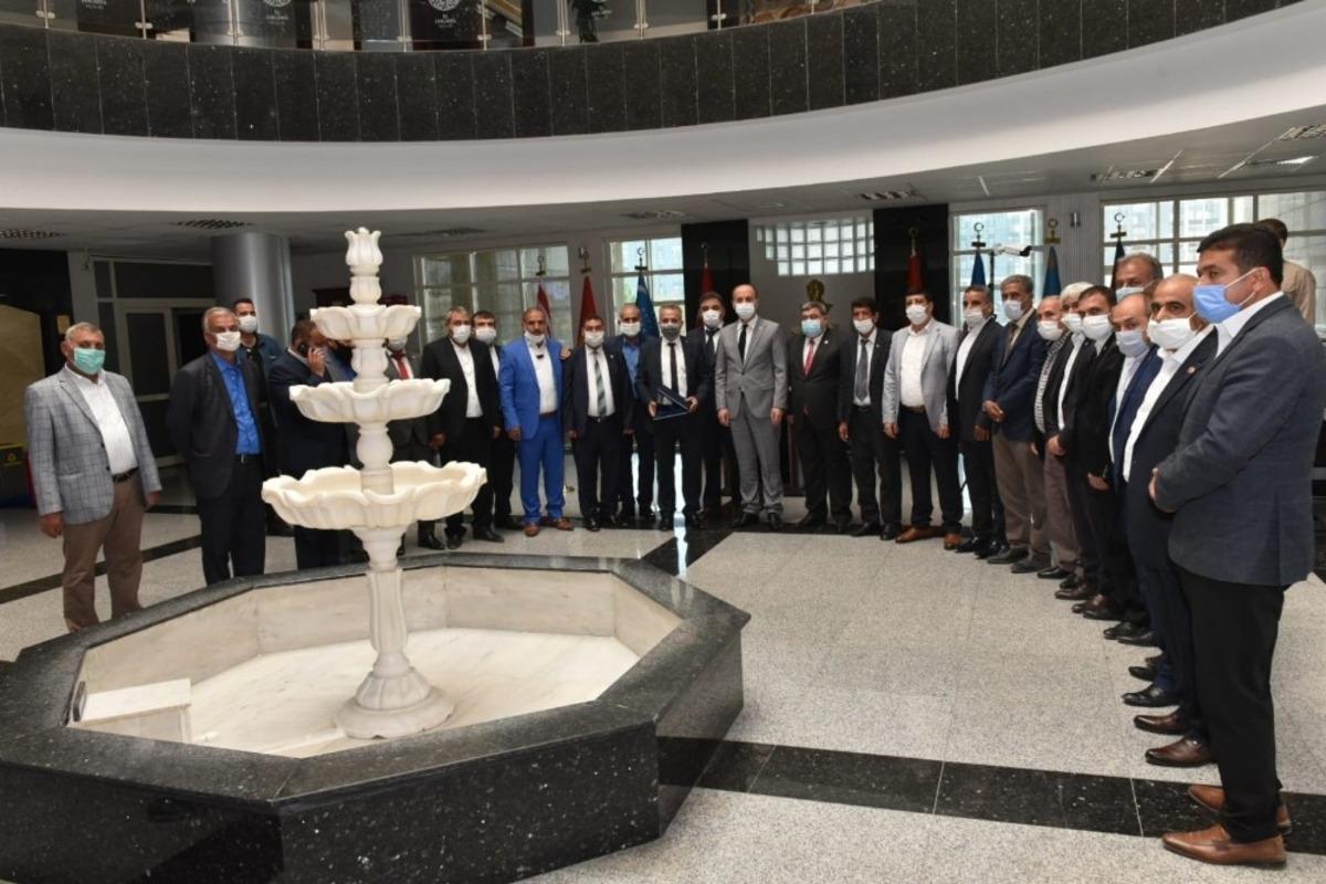 Vali Erin muhtarlarla bir araya geldi