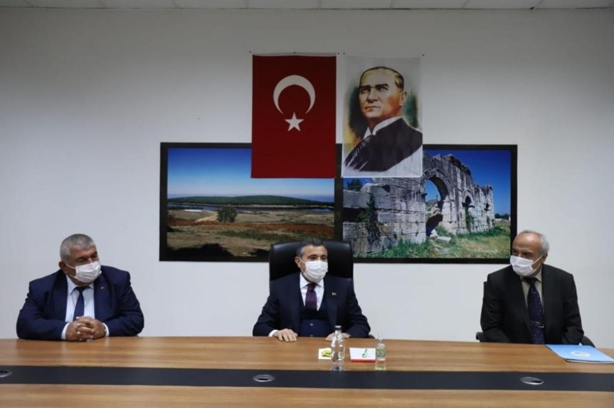 Vali Atay "Muhtarlarla demokrasimizin temel taşı"