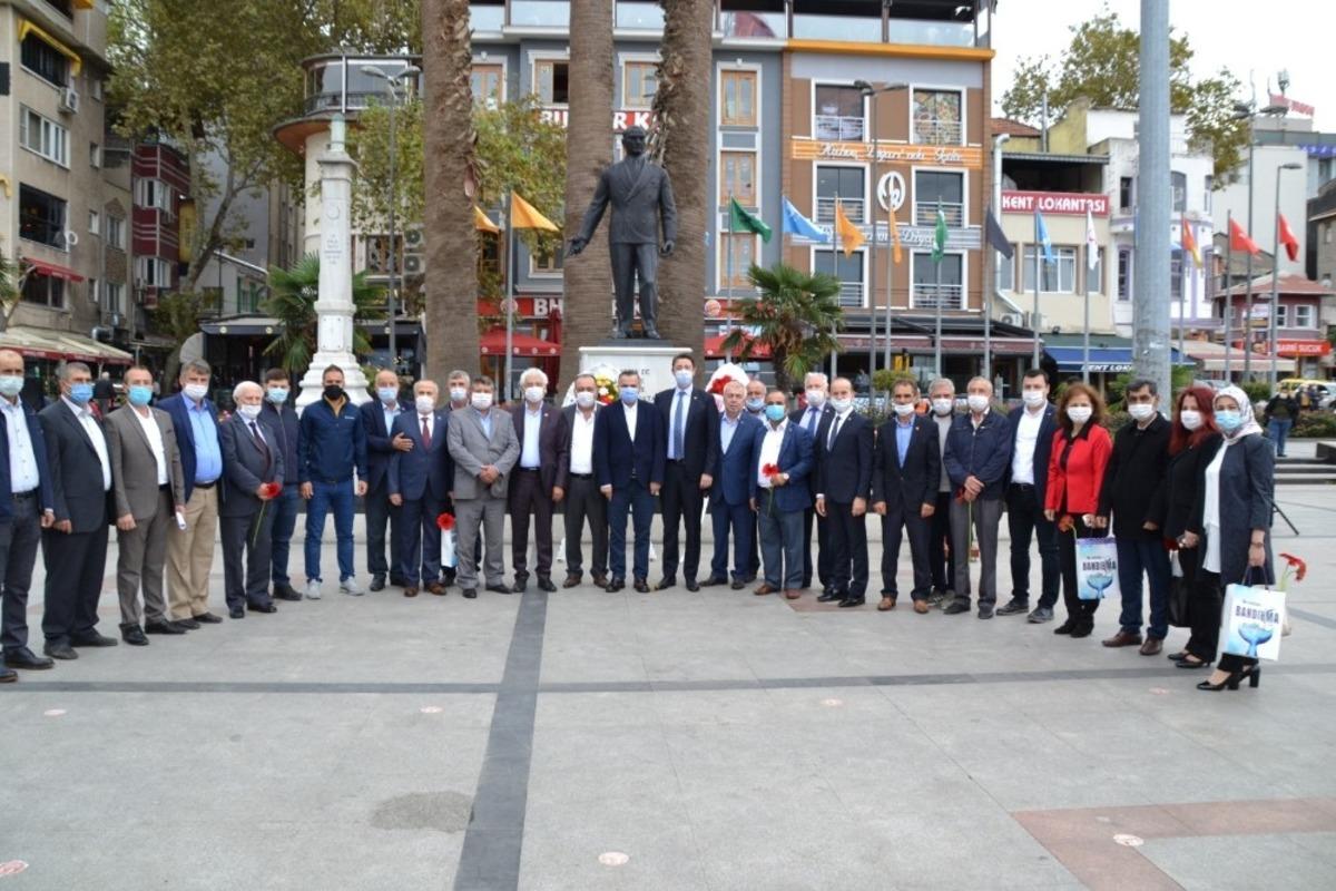 Bandırma&rsquo;da muhtarlar g&uuml;n&uuml; kutlandı
