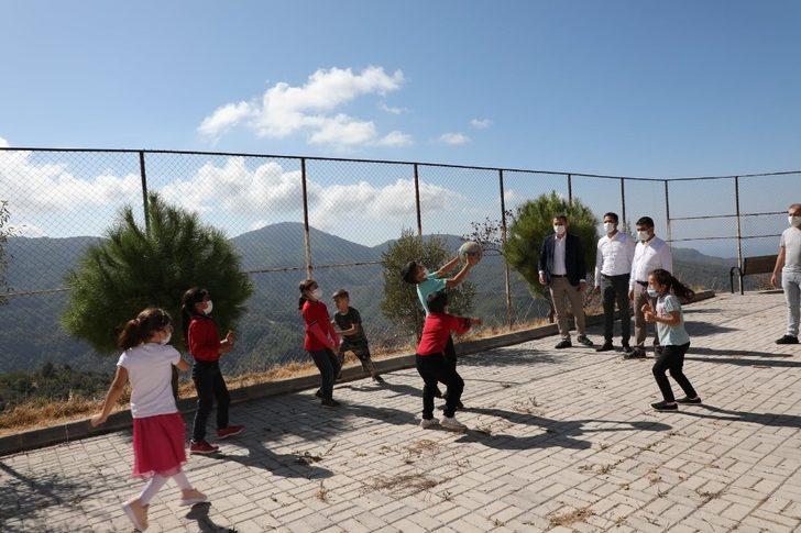 Alanya’nın kırsalında vatandaşların talepleri yerinde dinledi G3