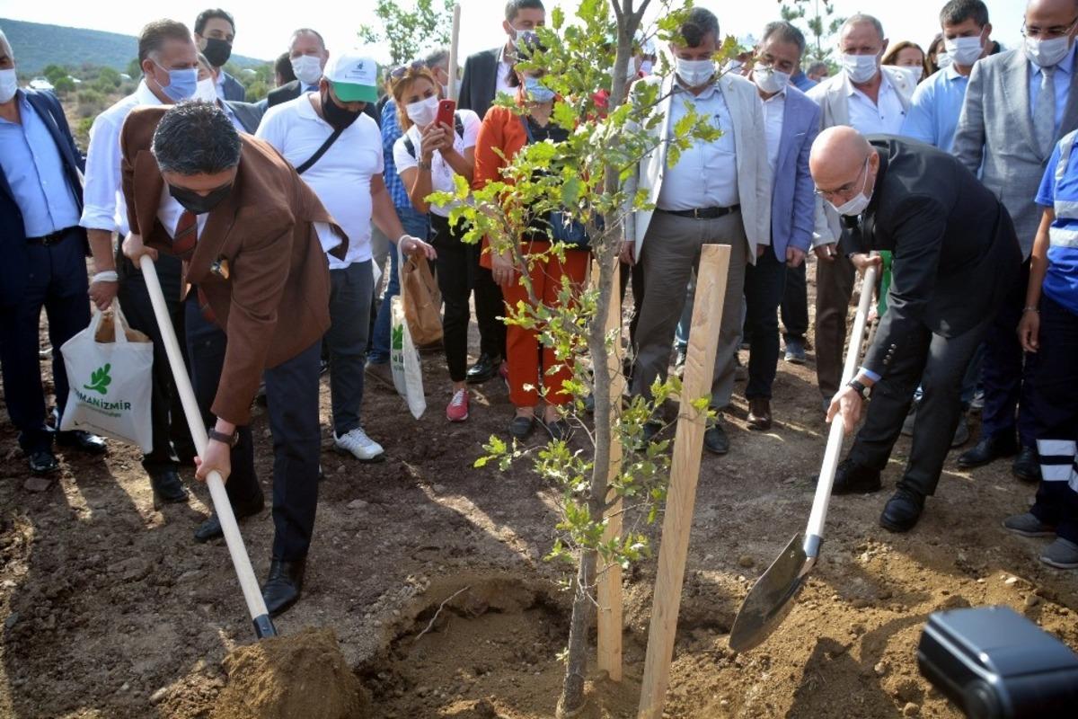 Muhtarlar G&uuml;n&uuml;&rsquo;nde Aliağa&rsquo;da anlamlı etkinlik