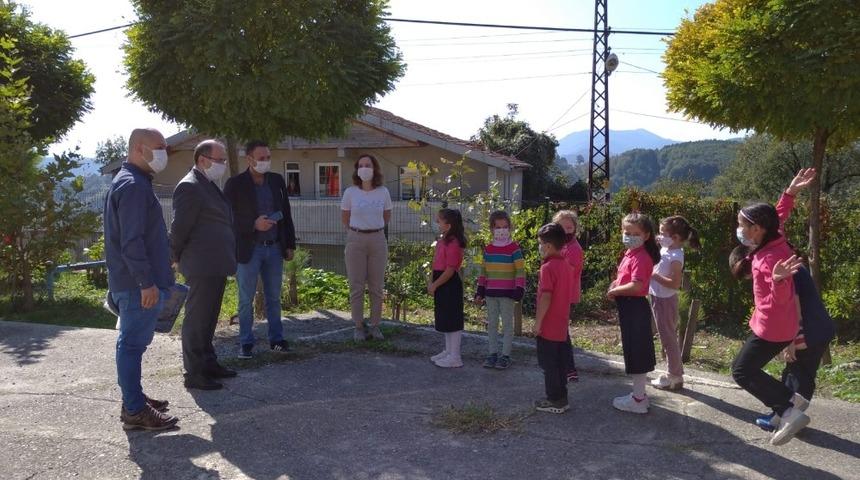 ZBE&Uuml;&rsquo;den k&ouml;y okulu &ouml;ğrencilerine yardım