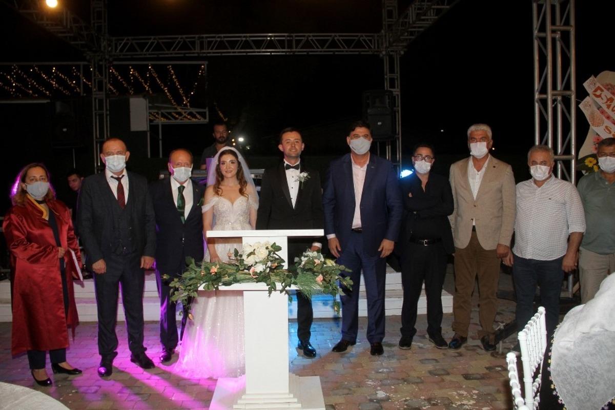 Y&ouml;r&uuml;kler Uzunoğlu&rsquo;nun Kızının D&uuml;ğ&uuml;nde Bir Araya Geldi