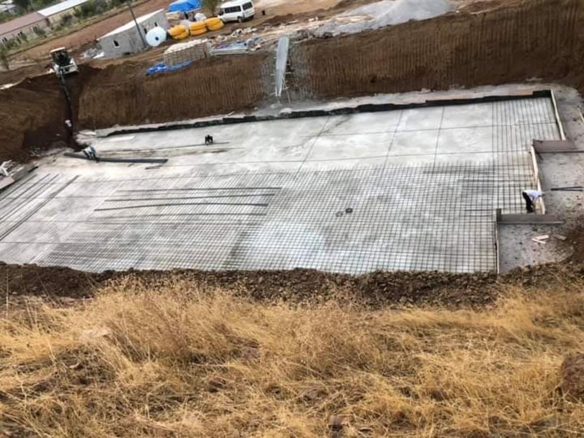 Derecik&rsquo;te yarı olimpik y&uuml;zme havuzu yapımı