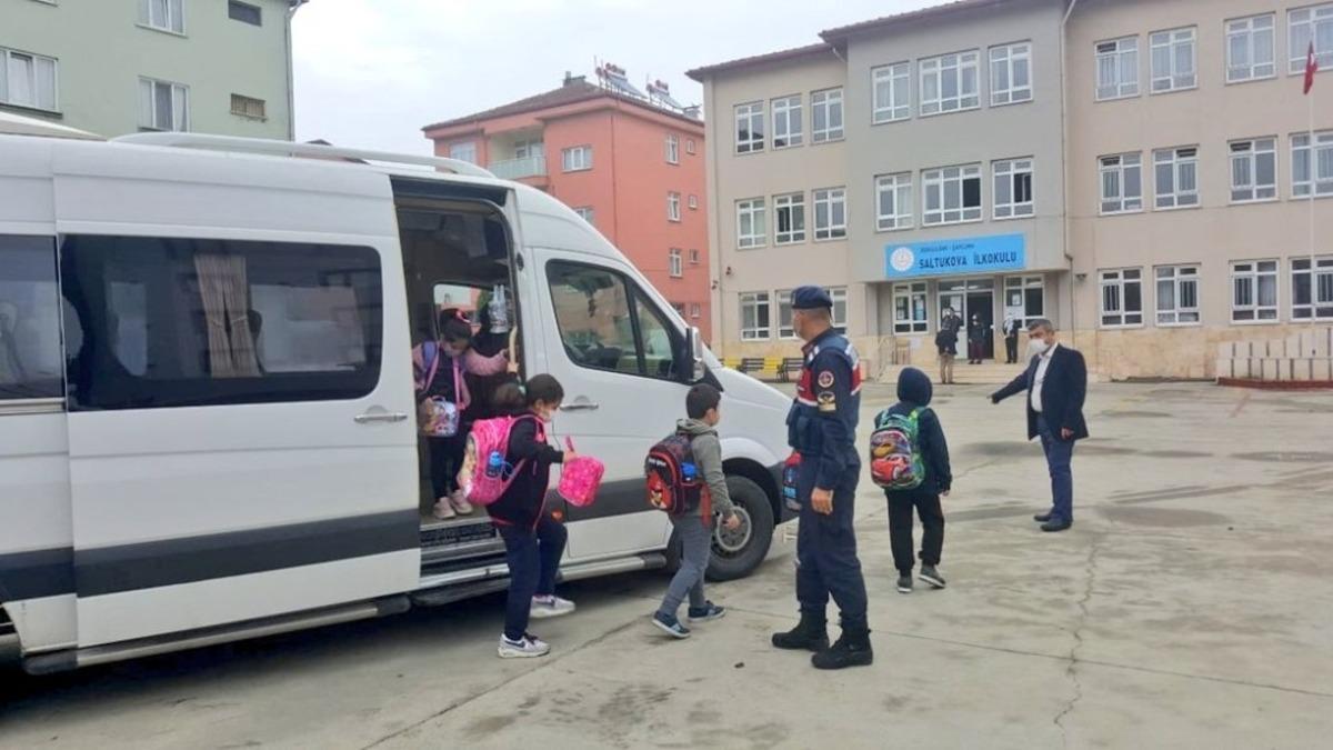 Vali Tutulmaz, Kılı&ccedil; İlkokulu&rsquo;nu ziyaret etti