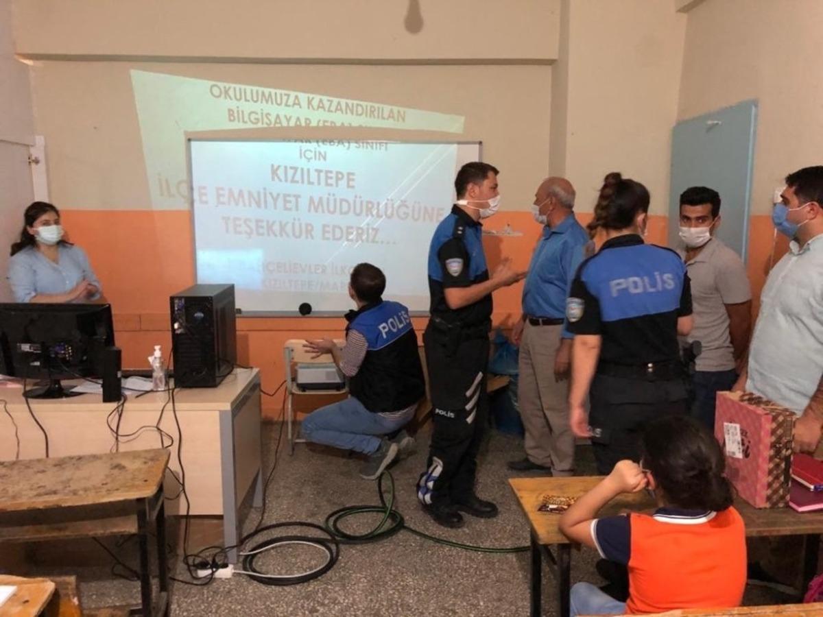 Kızıltepe polisi &ouml;ğrenciler i&ccedil;in EBA destek sınıfı kurdu