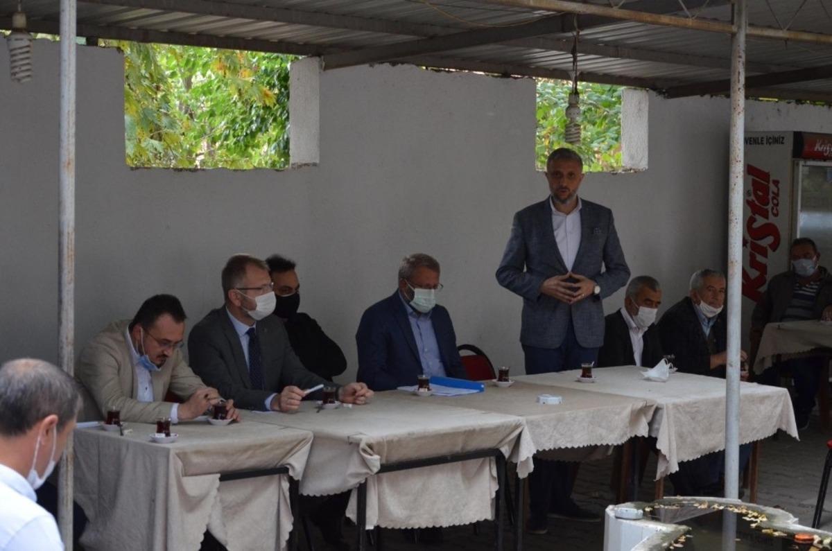 AK Parti heyeti G&ouml;k&ccedil;eler k&ouml;y&uuml;nde