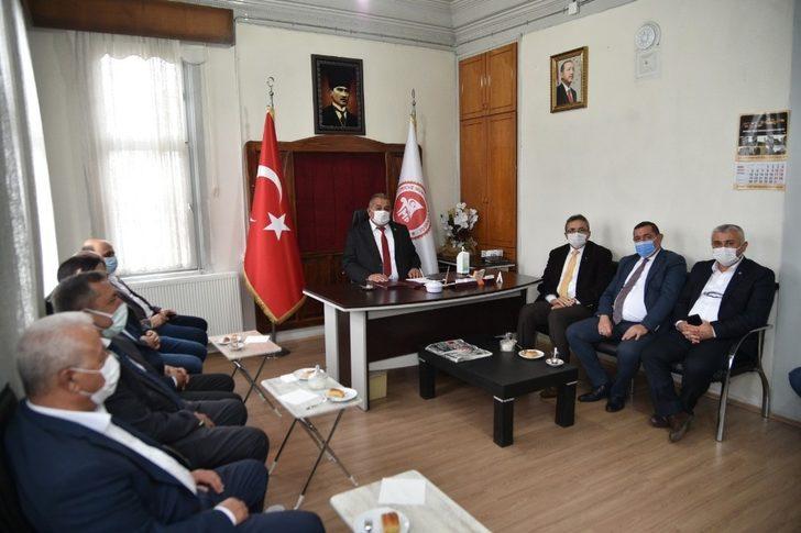 Belediye Başkanı Vidinlioğlu’ndan muhtarlara kutlama G4