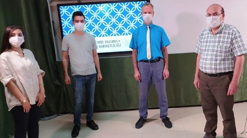 HR&Uuml;&rsquo;de bilgilendirme toplantısı ger&ccedil;ekleşti