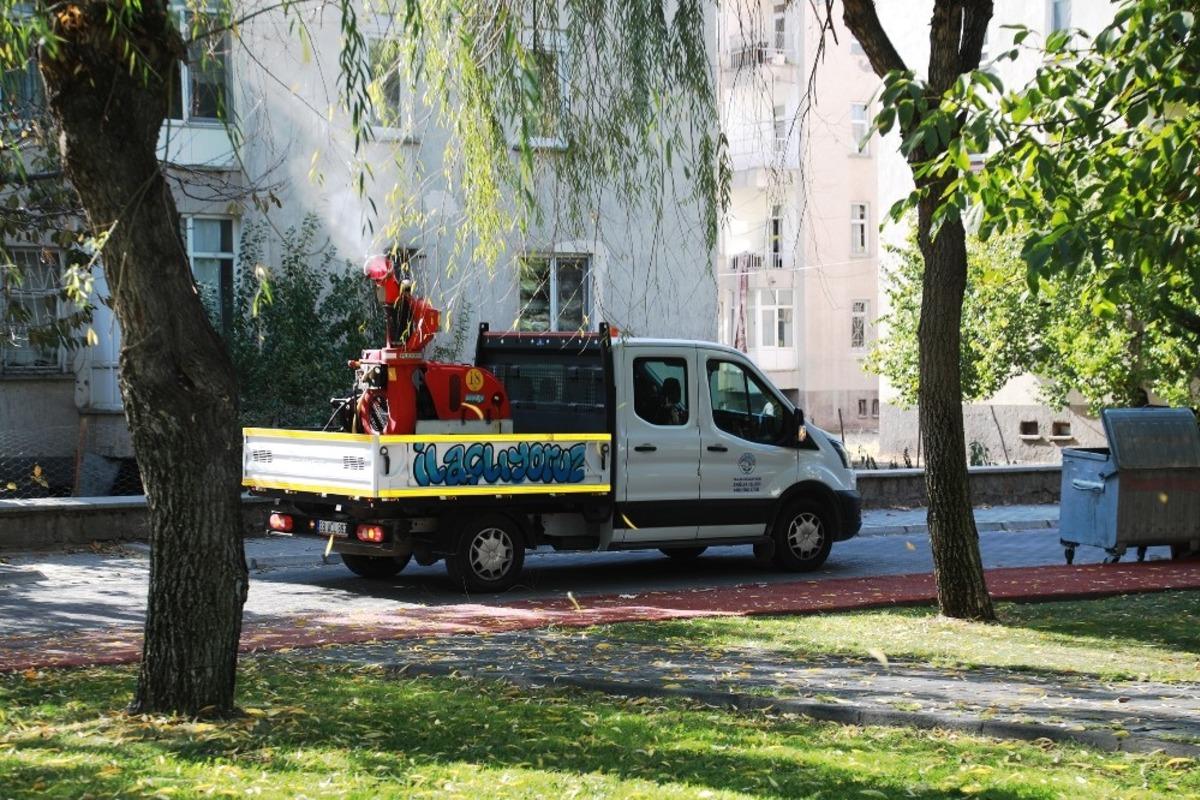 Talas&rsquo;ta kış uykusuna giren haşerata ila&ccedil;lama