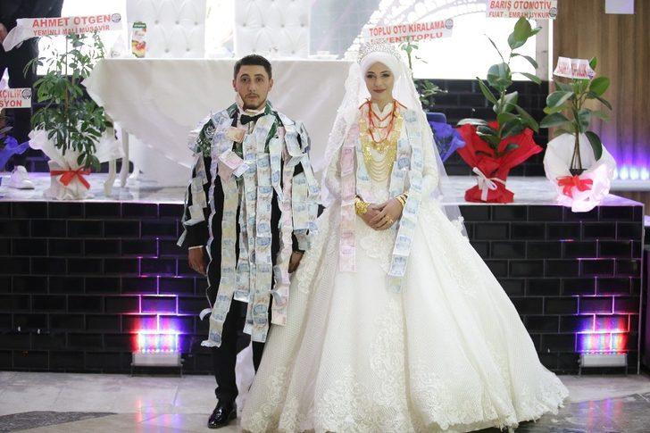 1 saatlik aşiret düğününün 40 dakikası takı töreniyle geçti G3