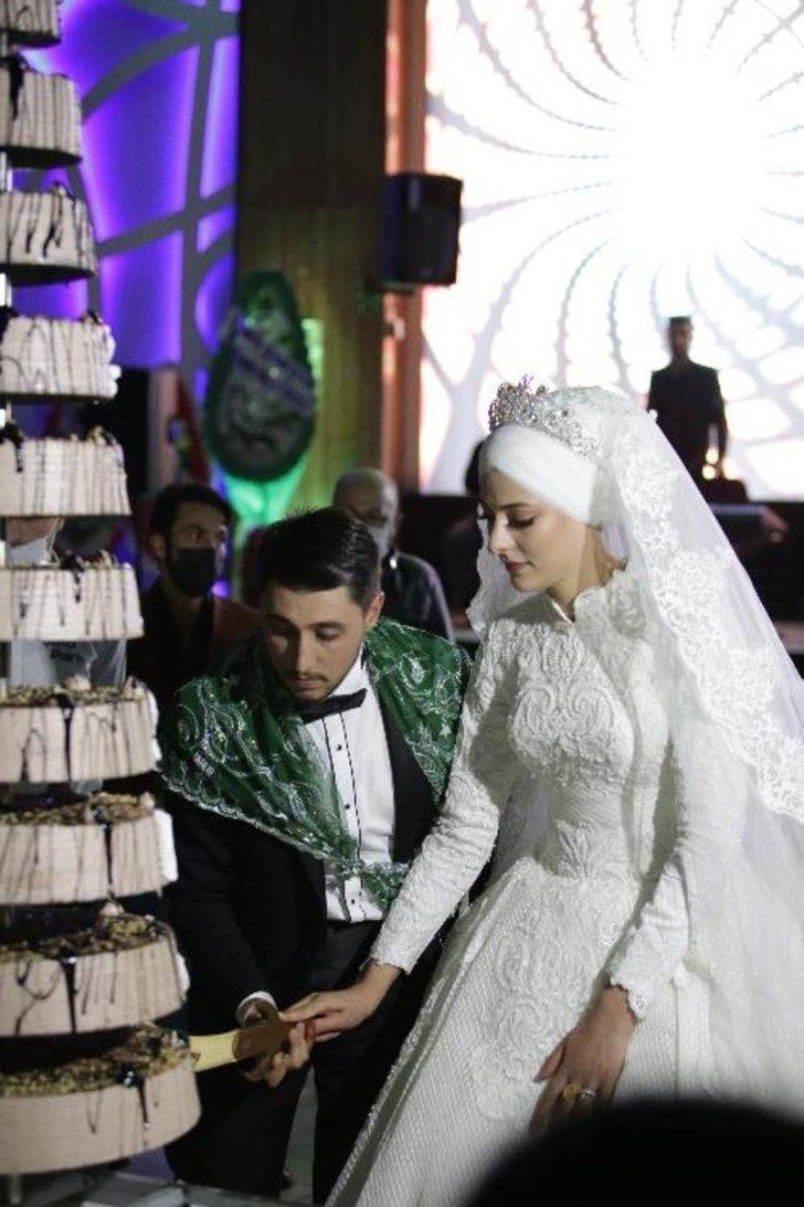 1 saatlik aşiret düğününün 40 dakikası takı töreniyle geçti G5